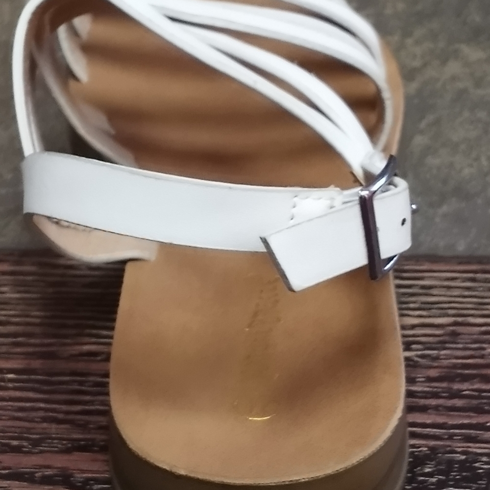 Comfortable Walking Sandals White - Picture 3 of 5